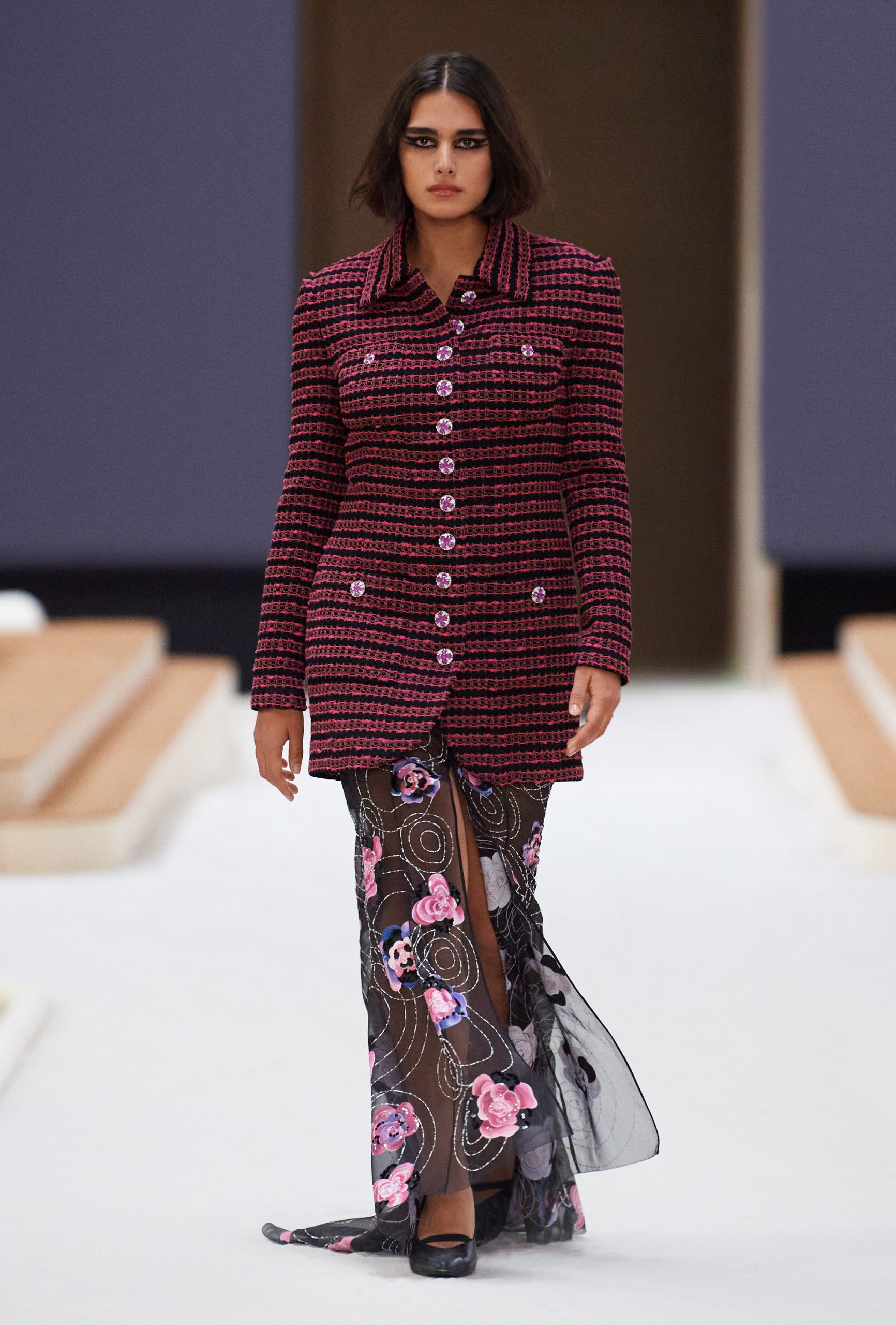 Chanel Spring 2022 Couture Fashion Show Collection: See the complete Chanel  Spring 2022 Couture collection. Look 37