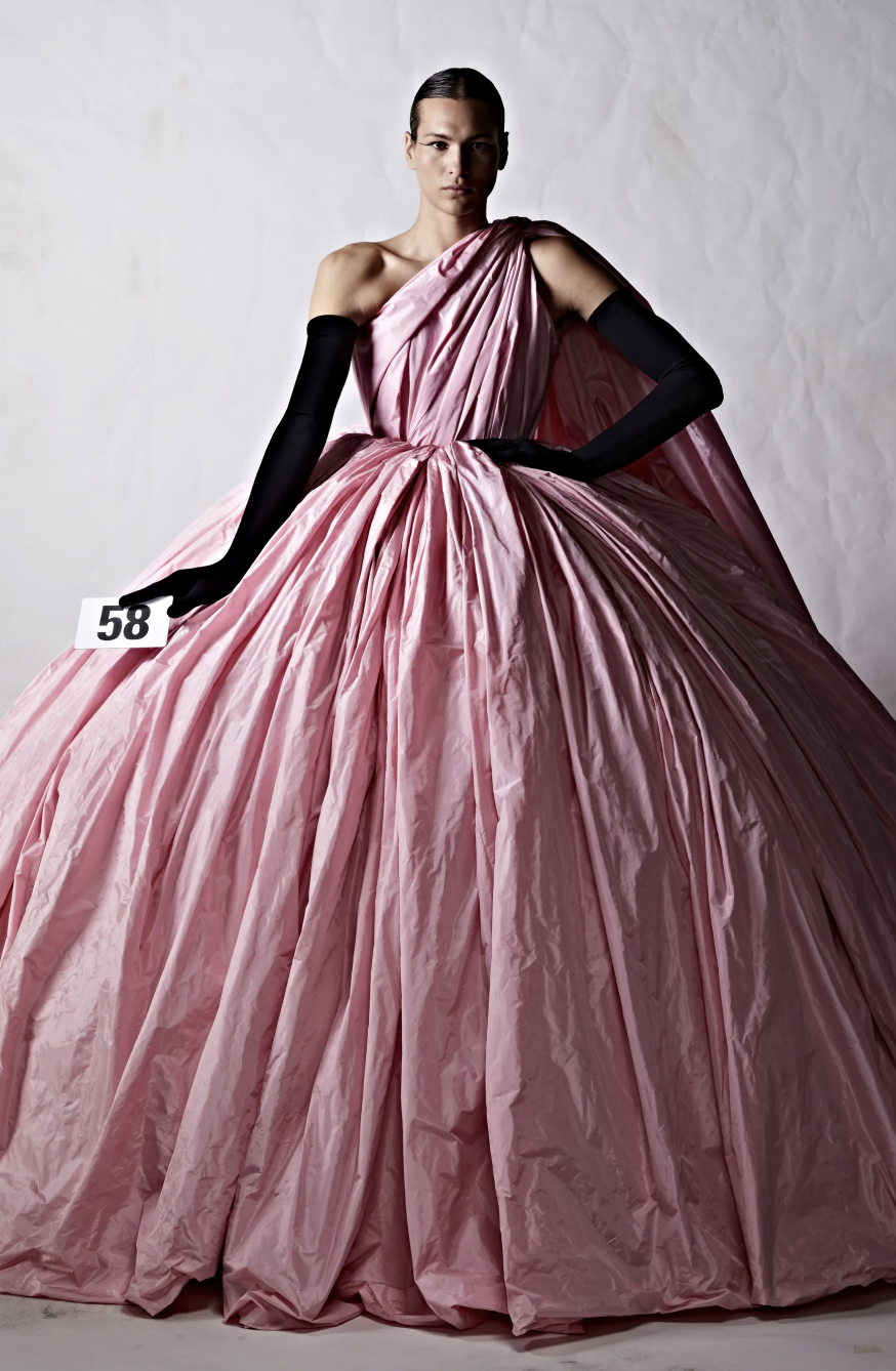 Balenciaga Couture Fall Winter 2022-2023 - RUNWAY MAGAZINE